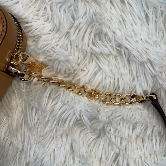 Michael Kors Jet Set Crossbody - Picture 5 of 6